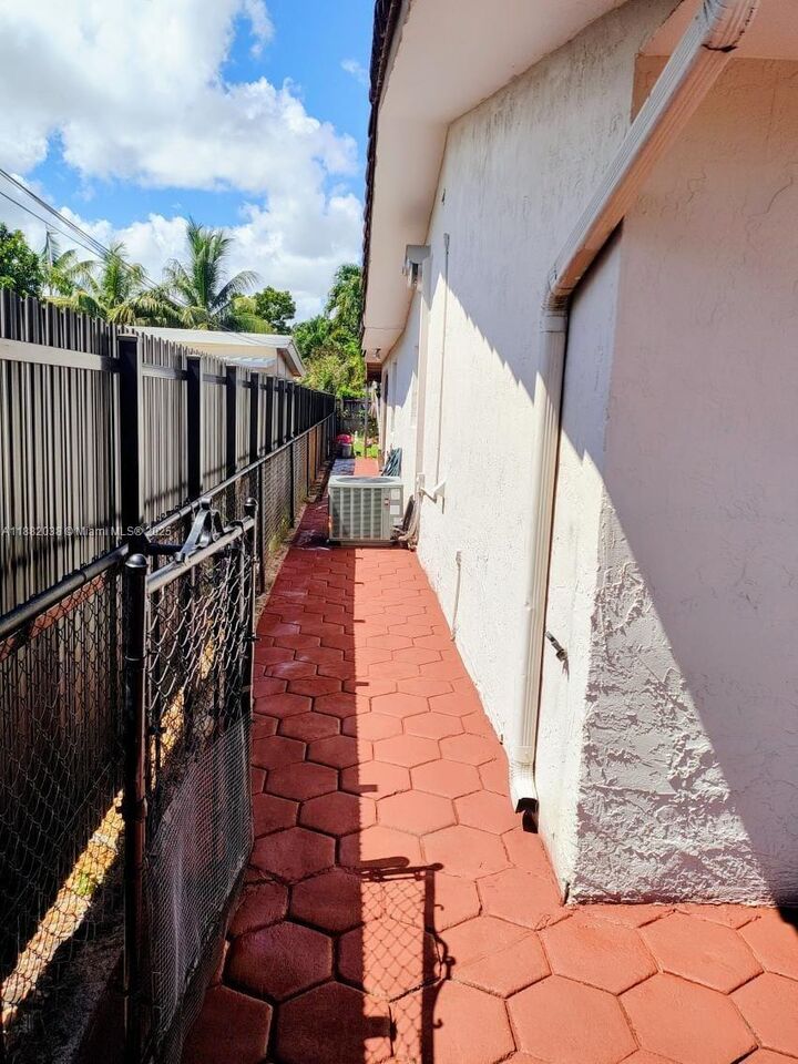 Property Photo:  3124 SW 63rd Ave  FL 33155 