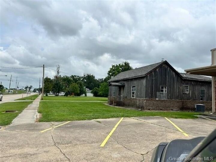 Property Photo: 335 W College Street W LA 70605