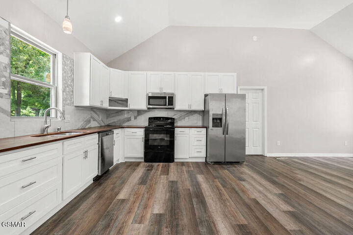 Property Photo:  2222 Bales Road  TN 37914 