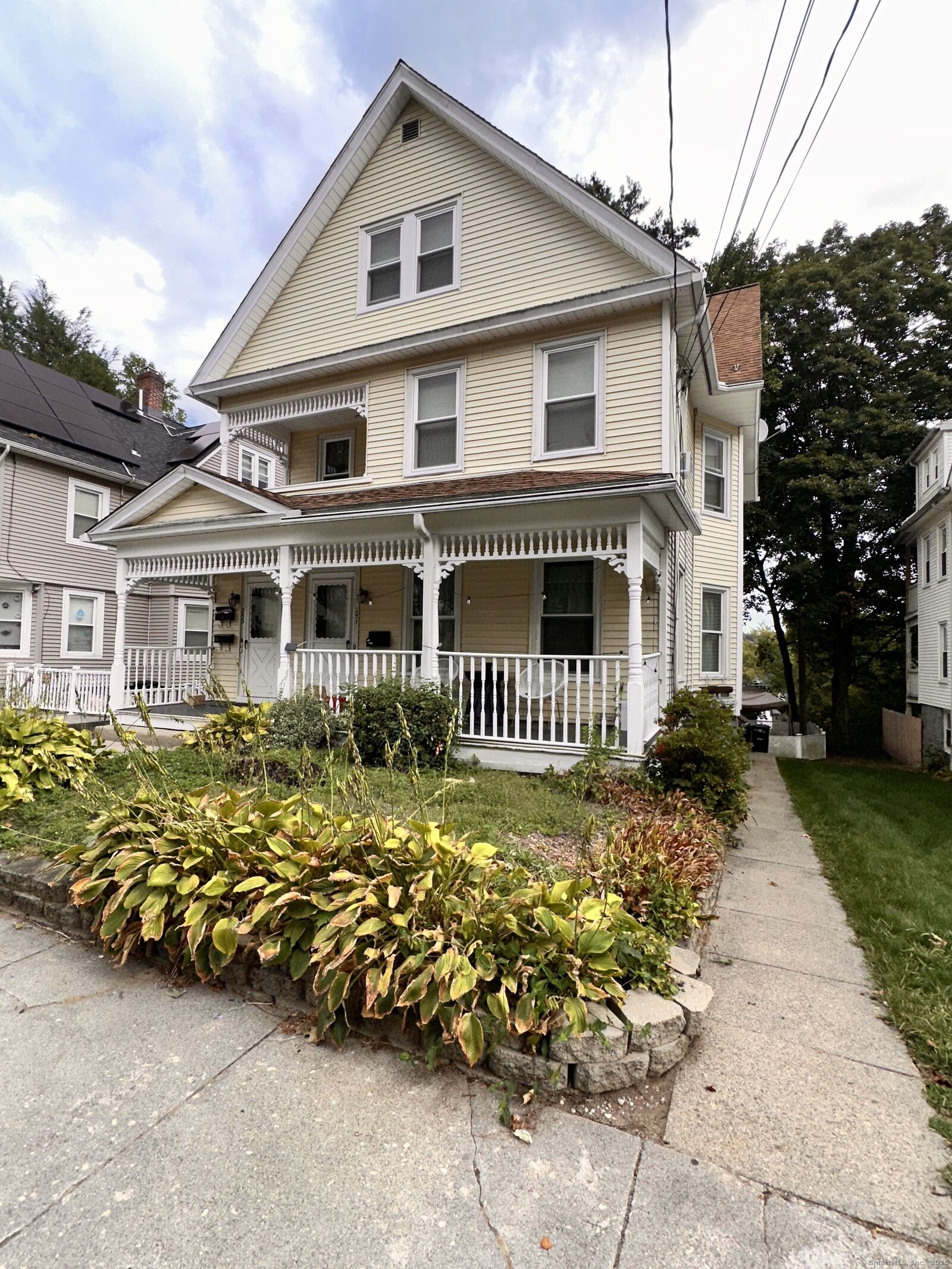 Property Photo:  253 Olivia Street Third Floor  CT 06418 