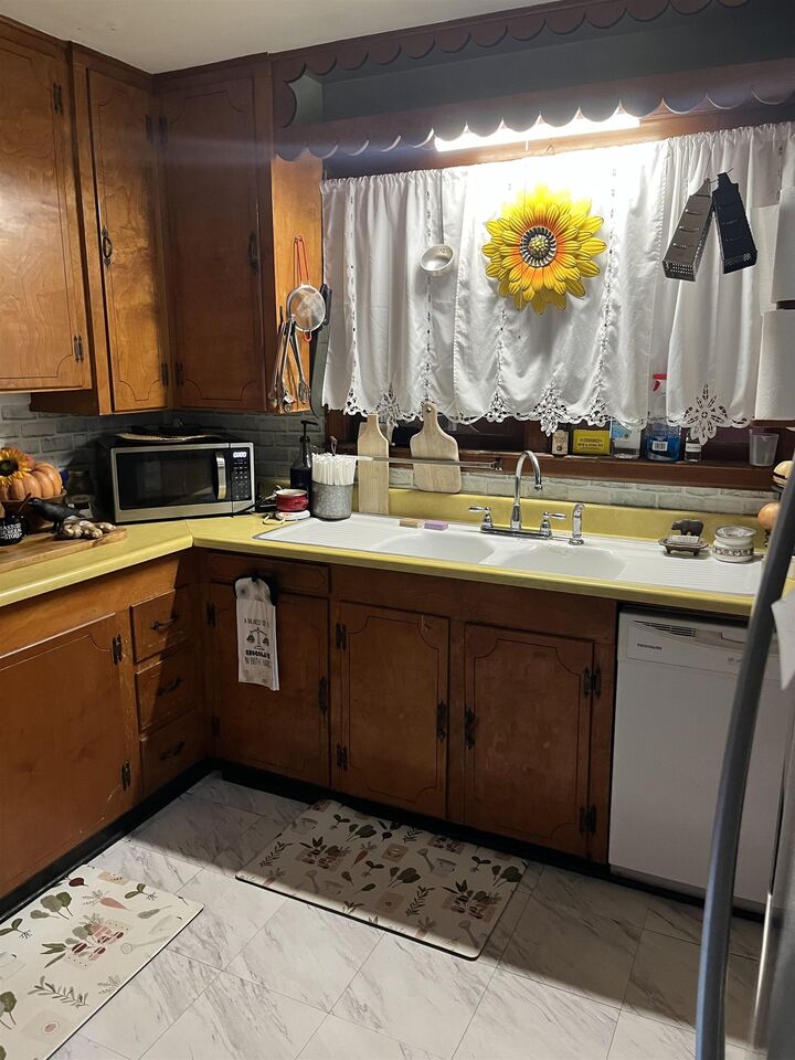 Property Photo:  2006 Old Reidville Road  SC 29301 