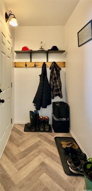 Photo de la propriété:  3010 2nd Avenue E  SK S0K 4R0 