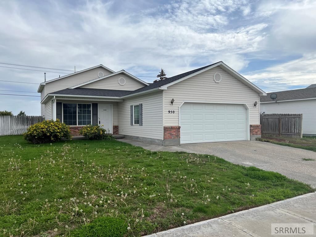 Property Photo:  950 Clarence Drive  ID 83402 