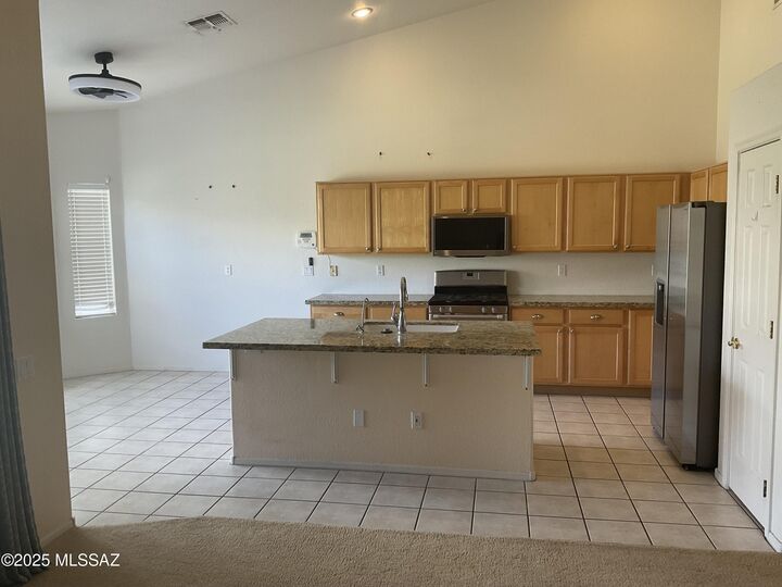 Property Photo:  961 S Lucinda Drive  AZ 85748 