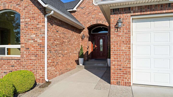 Property Photo: 101 Prestwick Ln WA 99301