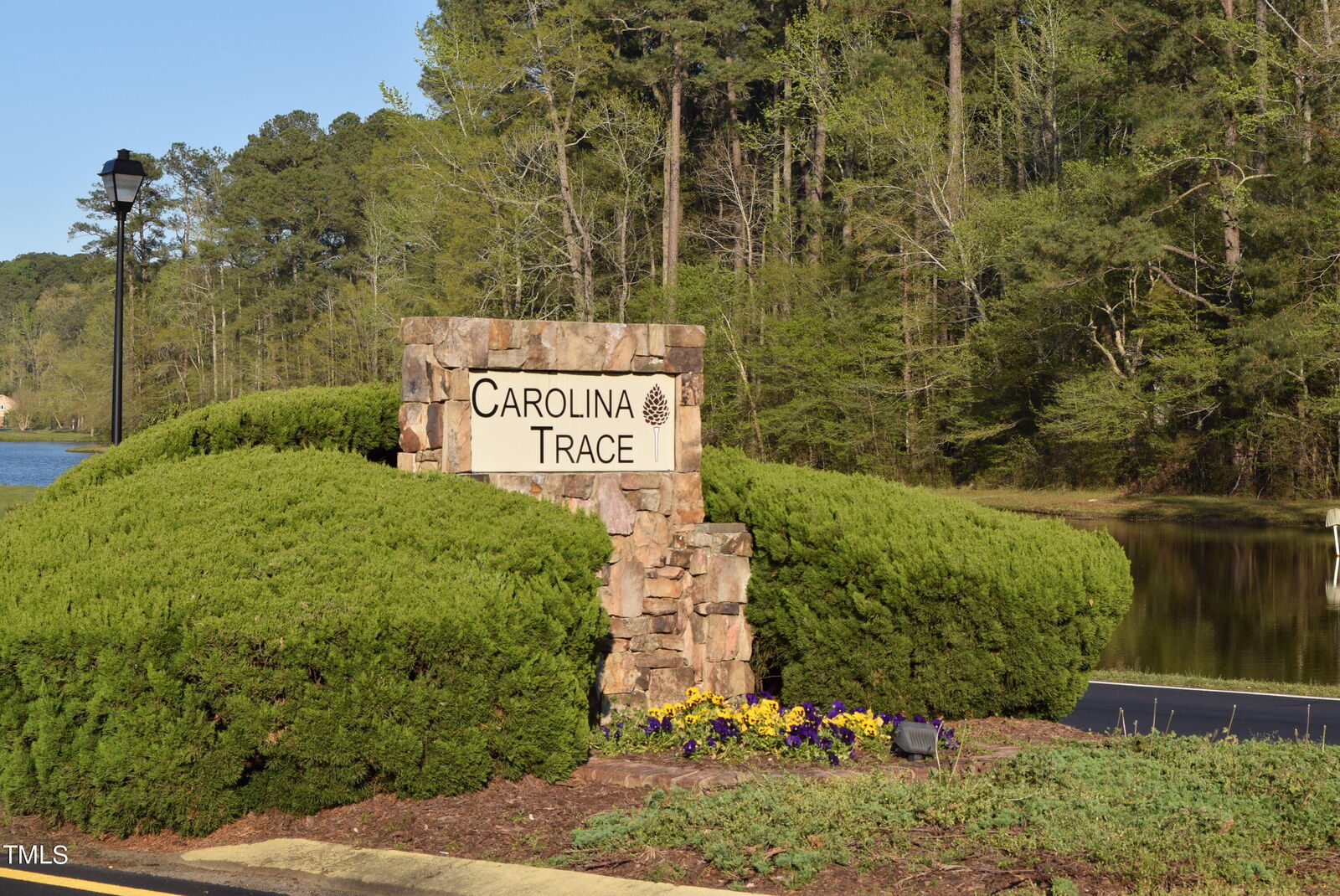 Property Photo: 3259 Yorkshire Circle NC 27332