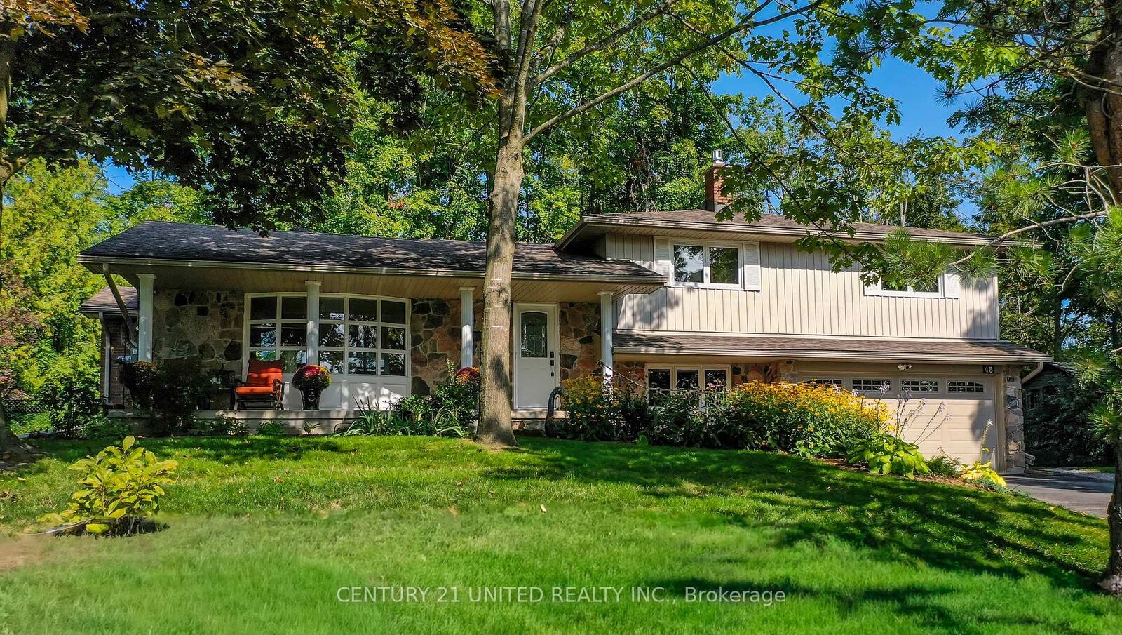 Property Photo:  45 Crestwood Avenue  ON K9J 1N1 