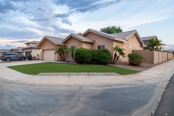 Property Photo: 153 E 12 Pl AZ 85350