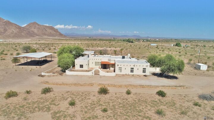 Property Photo: 8826 S Ave 37 E AZ 85356