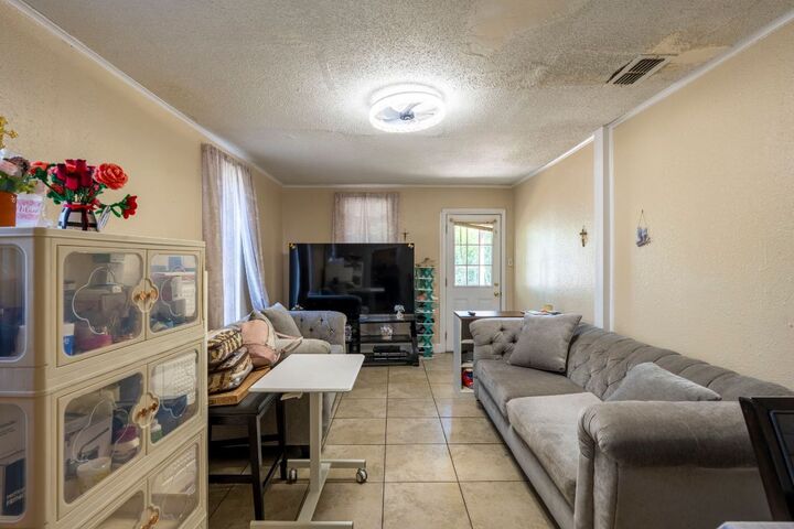 Property Photo:  4801 Lott Avenue  TX 78721 