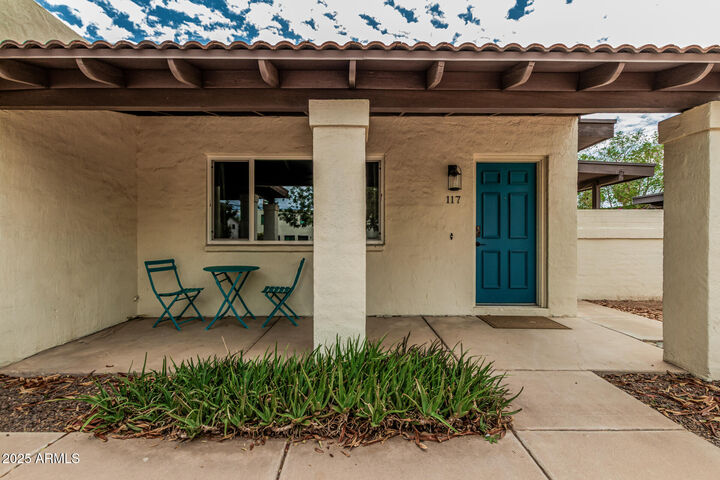 Property Photo: 117 W 10th Street AZ 85281