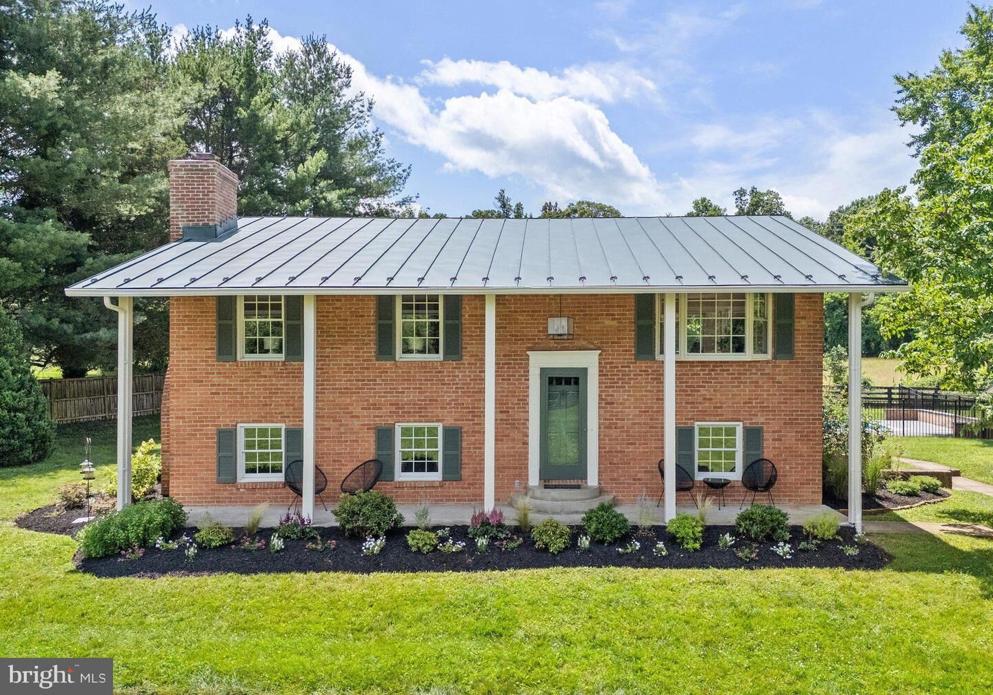Property Photo:  1170 Parker Street  VA 20184 
