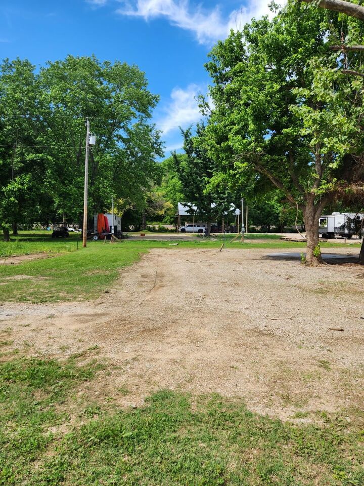 Property Photo: 129-131 Riverbend Park AR 72542