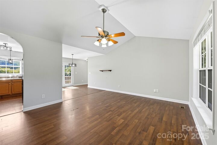Property Photo:  914 Woodside Drive  NC 28086 