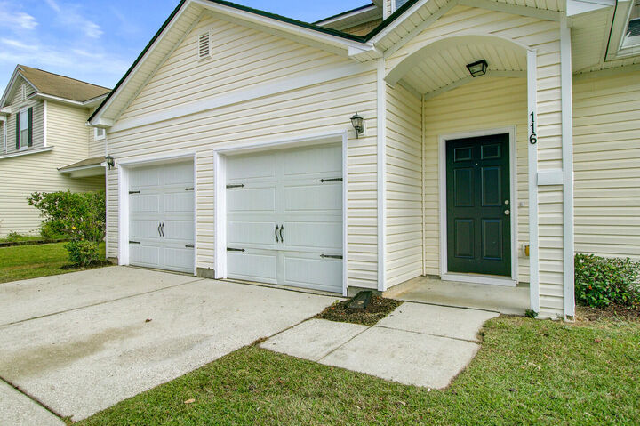 Property Photo: 116 Stoney Creek Way SC 29461