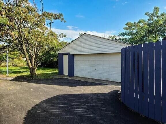 Property Photo:  1220 Elderwood Avenue  OH 43227 