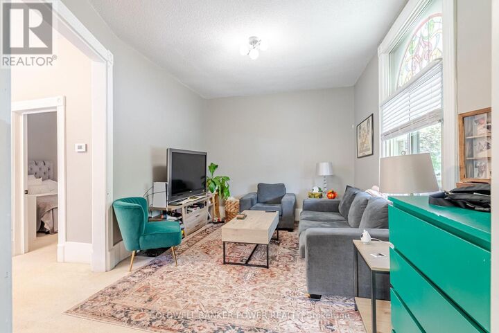 Property Photo:  19 Cynthia Street  ON N6C 3G2 