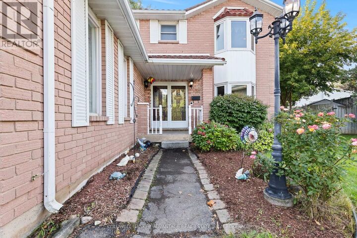 Photo de la propriété:  35 Woodrush Avenue  ON L3C 6S6 