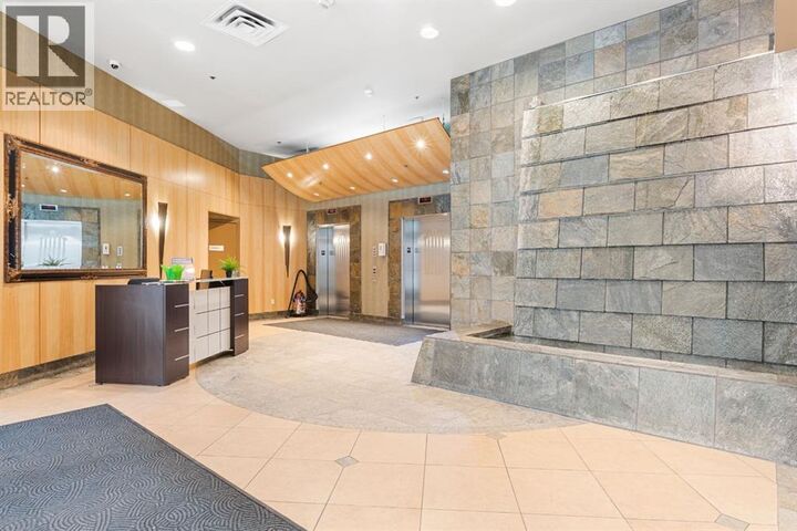 Property Photo:  836 15 Avenue Southwest  AB T2R 1S2