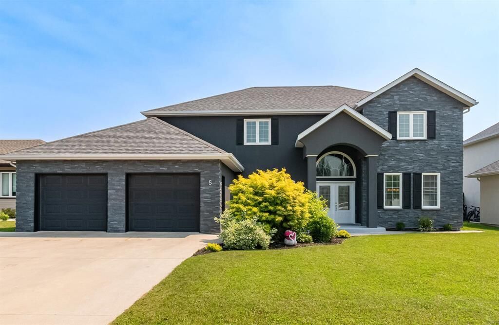Property Photo:  5 Chevy Drive  MB R6W 1M5 