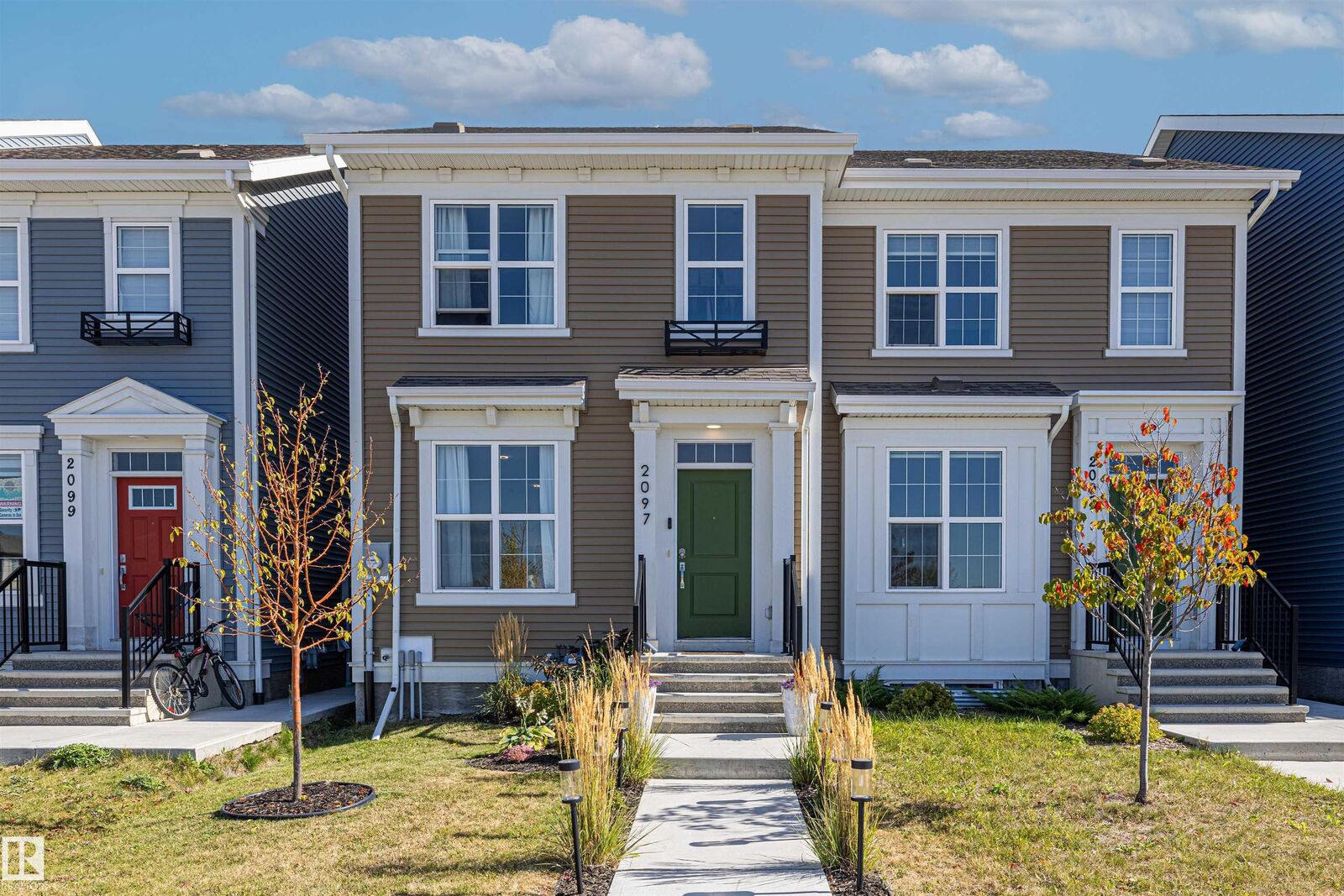 Property Photo:  2097 Maple Road NW  AB T6J 1J2 