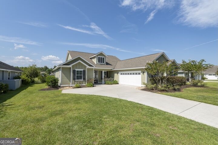 Property Photo:  207 Edgewater Drive  GA 31558 