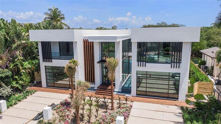 Property Photo:  681 Golden Harbour Drive  FL 33432 