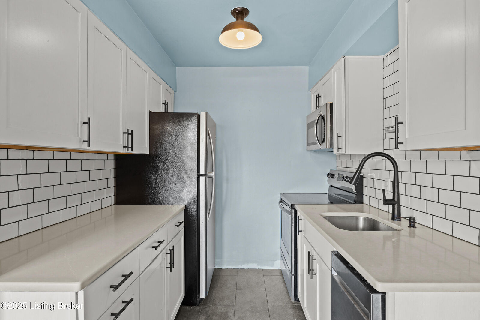 Property Photo:  1718 Odaniel Ave 7  KY 40213 