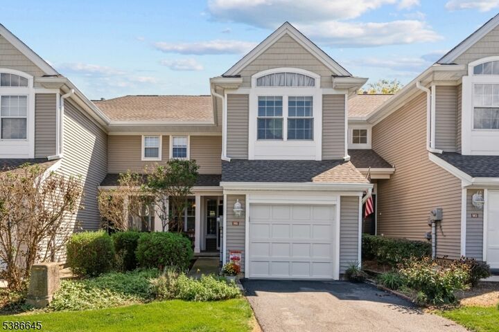 Property Photo:  905 Barn Owl Way  NJ 08886 