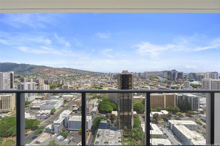 Property Photo:  1515 Liona Street 3807  HI 96814 