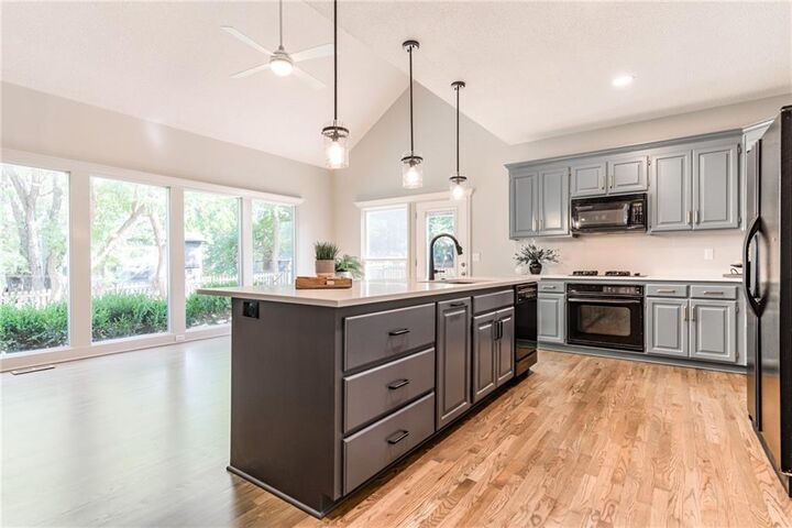 Property Photo: 5005 Hilltop Drive KS 66226