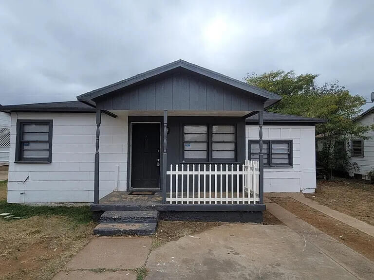 Property Photo:  5512 Avenue G  TX 79404 