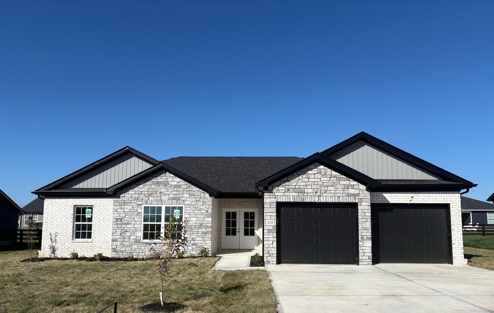 Property Photo:  532 Chickasaw Drive  KY 40475 