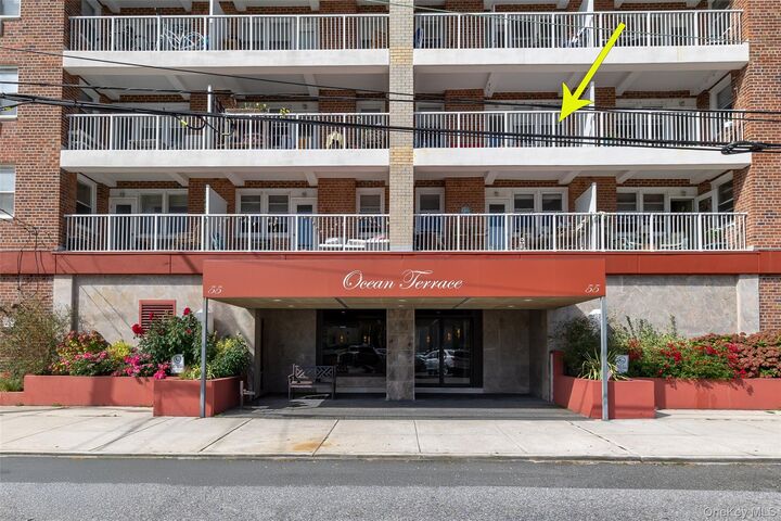 Property Photo:  55 Monroe Boulevard 2H  NY 11561 