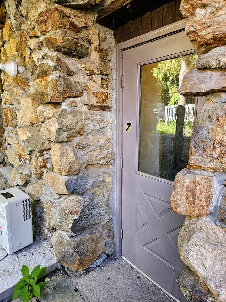Property Photo:  17 Prospect Street 7  NY 10928 