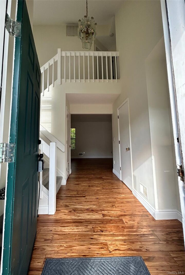 Property Photo:  20 Woodbine Drive  NY 10930 