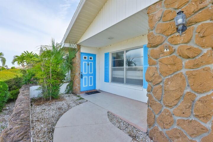 Property Photo:  412 S Pebble Beach Boulevard  FL 33573 