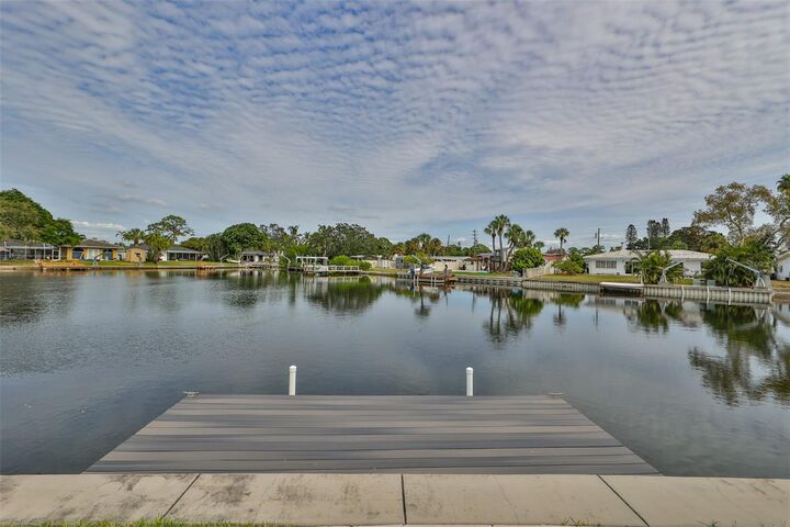 Property Photo:  4713 Dover Street NE  FL 33703 