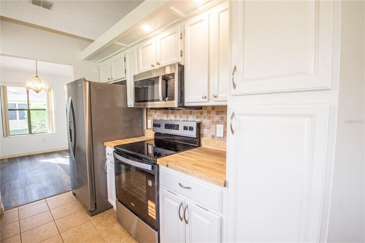 Property Photo:  714 Fox Tail Court  FL 32168 
