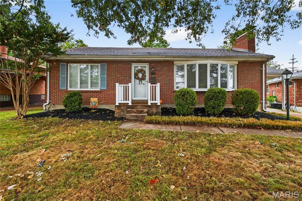 Property Photo:  6540 Lawnside Drive  MO 63123 