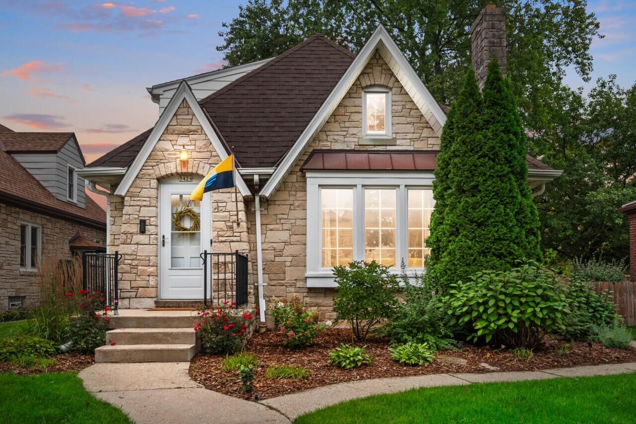 Property Photo:  3424 S Princeton Ave  WI 53215 