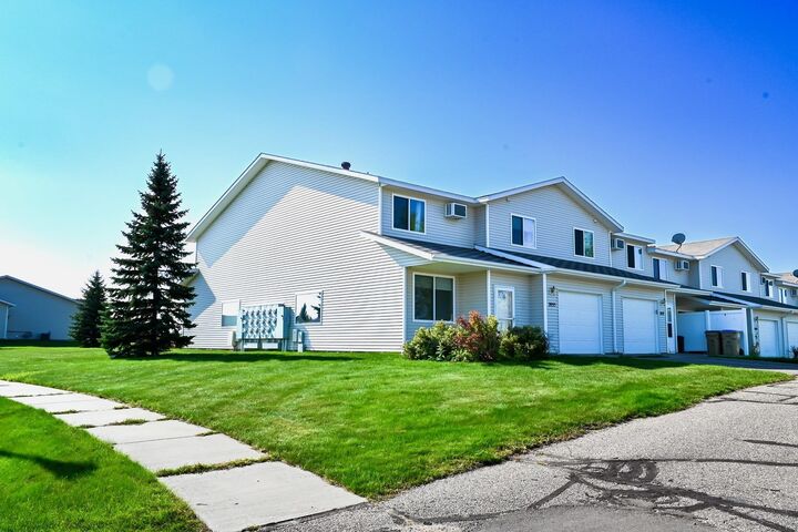 Property Photo:  2055 14th St NW  ND 58701 
