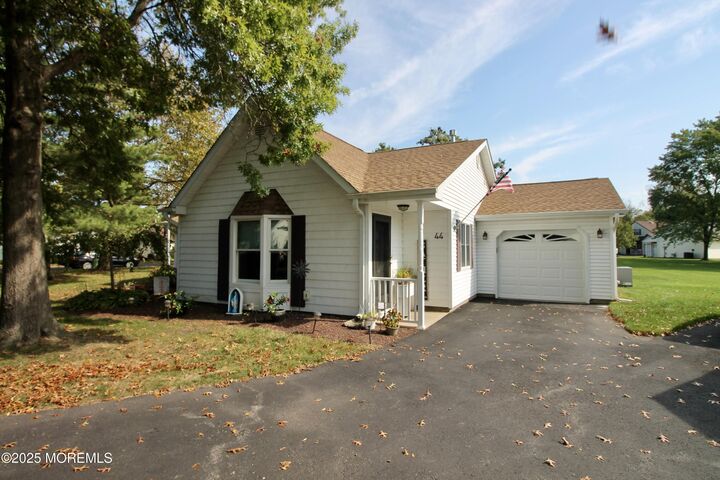 44 Morden Close  Freehold NJ 07728 photo