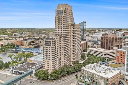 Property Photo:  118 Campau Circle NW  MI 49503 