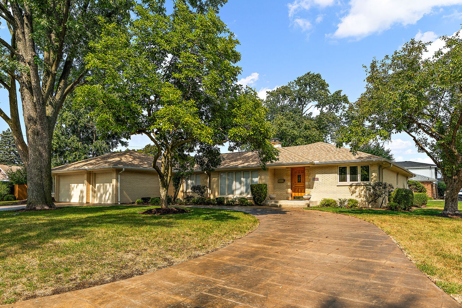 Property Photo: 9542 Parkside Avenue IL 60453