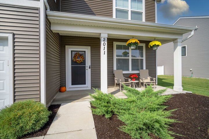 Property Photo:  2011 Magnolia Lane  IL 60097 