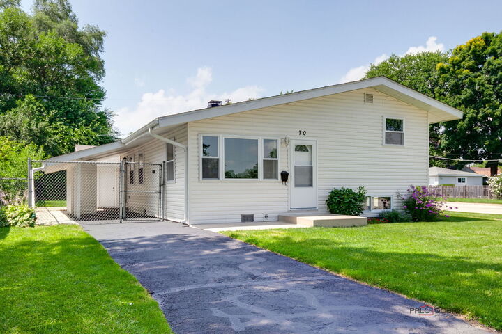 Property Photo:  70 N Ridgemoor Avenue  IL 60060 