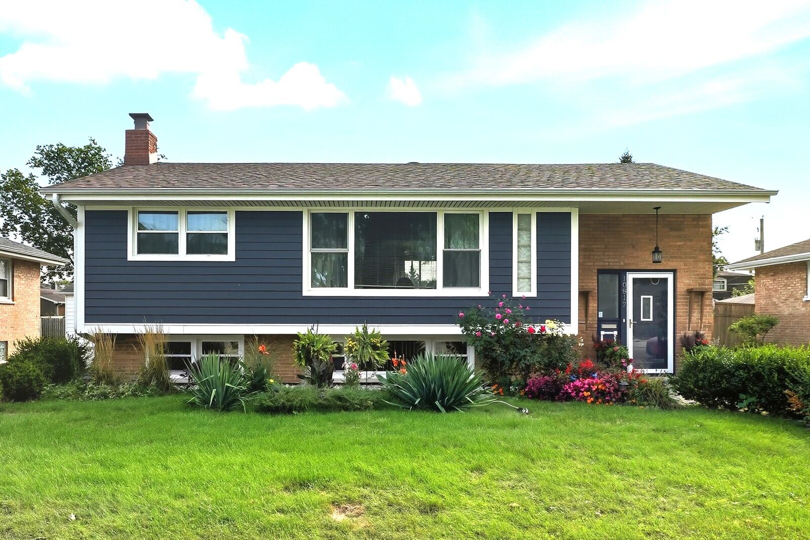 Property Photo:  10817 S Oak Park Avenue  IL 60482 