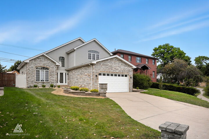 Property Photo:  9704 W Shore Drive  IL 60453 
