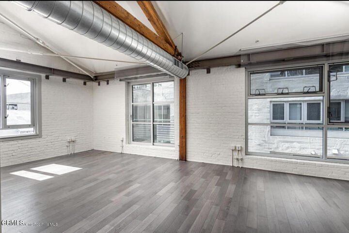 Property Photo:  527 Molino Street 220  CA 90013 
